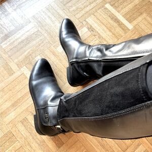 Classic Knee High Tory Burch boots!